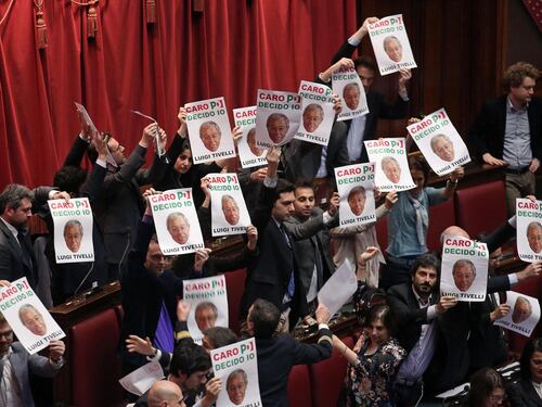 Stabilità, Camera nel caos: i grillini fanno il nome del presunto lobbista Pd