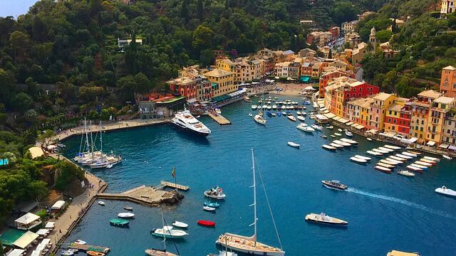 Dal Giappone a Portofino la guerra contro i selfie selvaggi