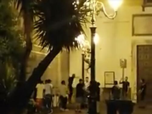 Napoli, baby gang scatenata mette in fuga i passati con urla e atti vandalici