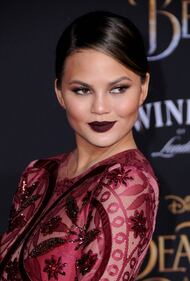 Chrissy Teigen, le foto 15