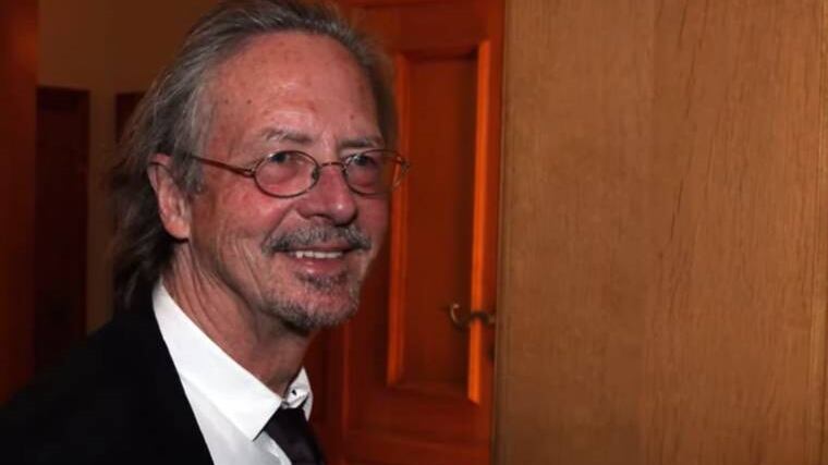 Nobel, bufera su Handke: "Sostenne i criminali di guerra"