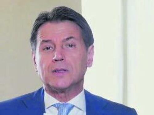 Schlein chiede di spiegare in Aula. I 5s passano agli insulti: "Fa schifo"