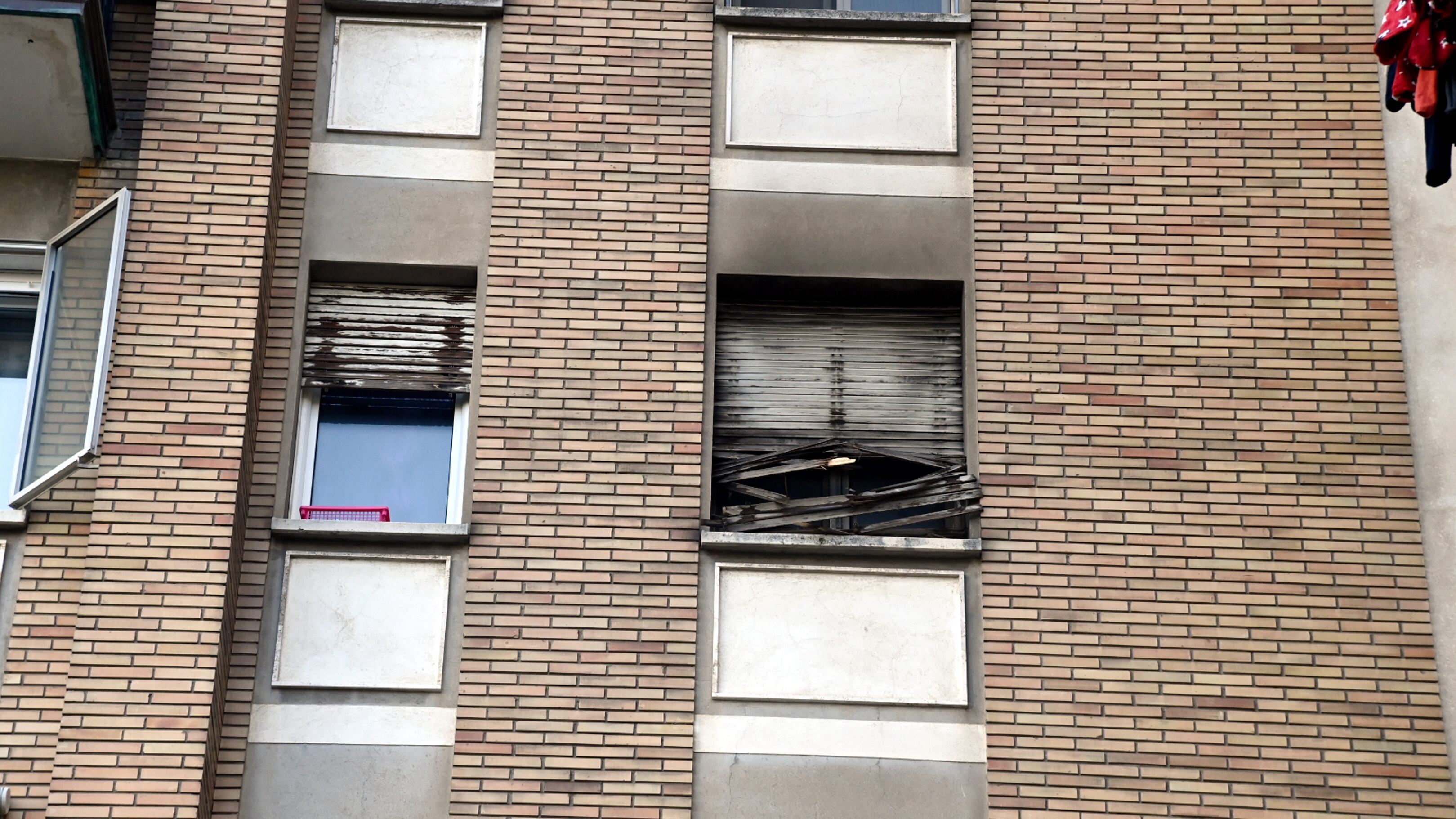 Bologna, rogo in appartamento: morti una madre e i 3 figli. Le fiamme da una stufa elettrica