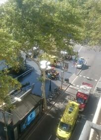 Barcellona, furgone sulla folla: i feriti sulla Rambla 3