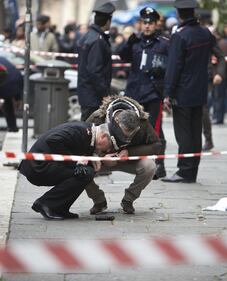 Roma, assalto a blindato 7