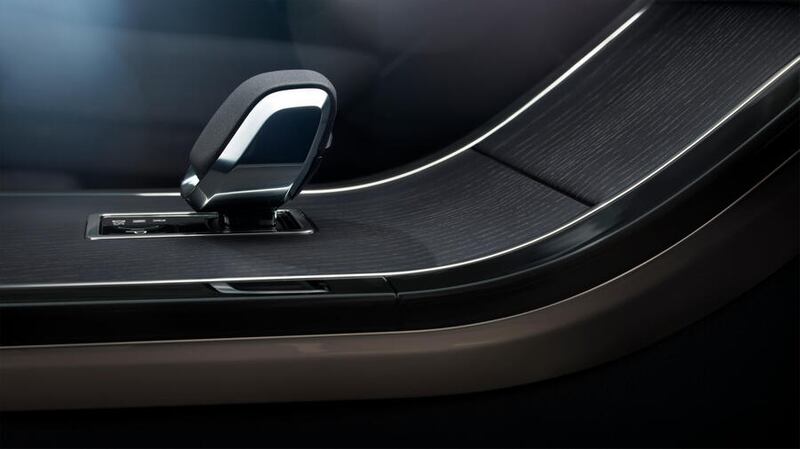 Nuova Range Rover Velar: ecco le foto 3