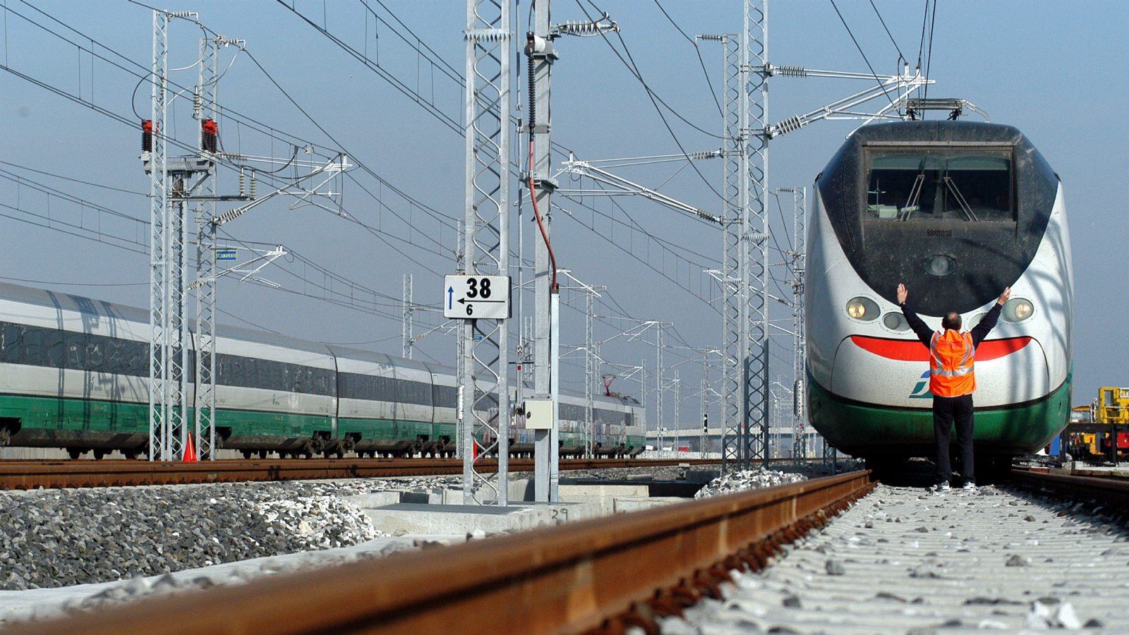 Trenitalia alla Regione: investimenti su Trenord in cambio del controllo