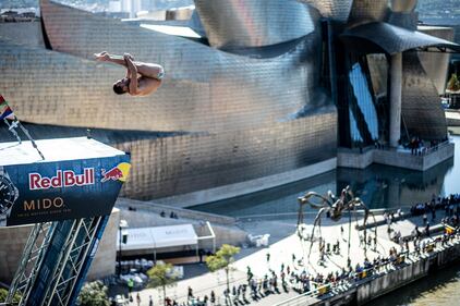 I tuffi mozzafiato della Red Bull Cliff Diving World Series 3