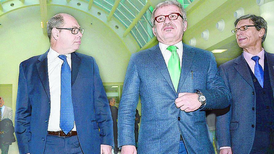 Maroni prende gli appalti di Sanità e Infrastrutture