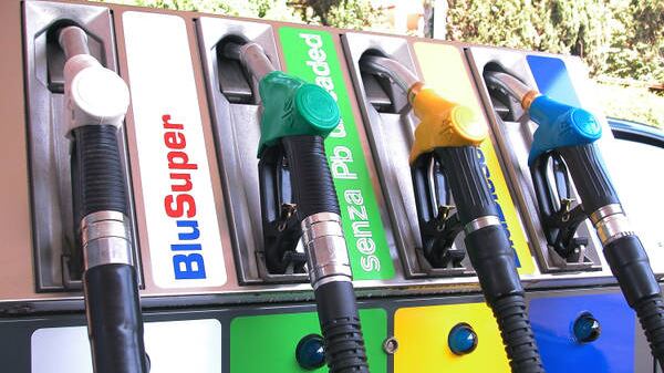 Benzina, la stangata sulle vacanze: 75 milioni per il rientro