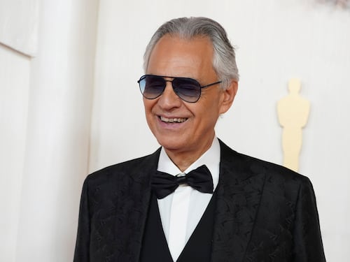 Bocelli & friends, festa sul palco per i trent'anni da superstar