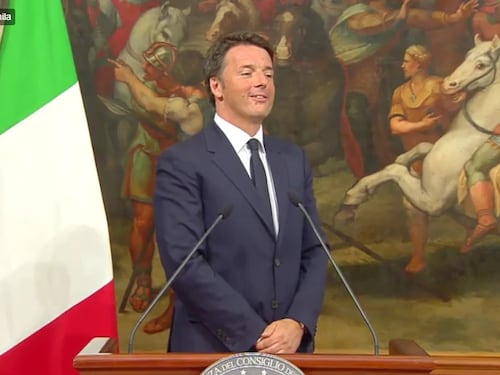 Renzi ammette la sconfitta. Ma la rete se lo cucina