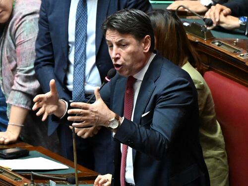 "Vigliaccheria", "State fuggendo". Scontro Conte-FdI sulla commissione Covid