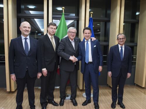 Conte va a cena da Juncker: il piano per evitare l'infrazione