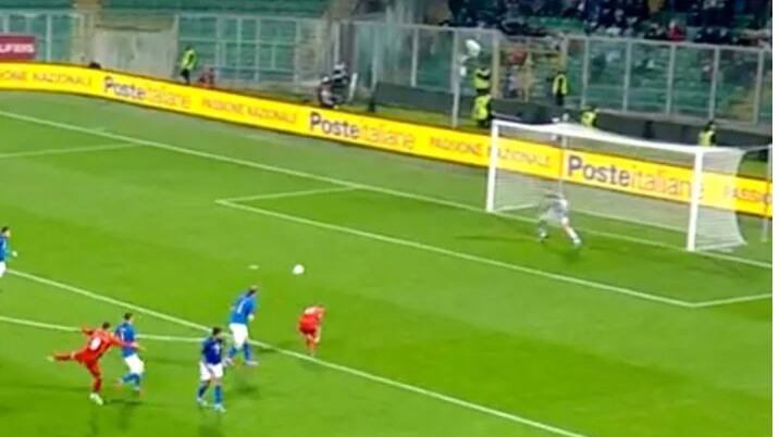 Il vero errore di Donnarumma: cosa fa un istante prima del tiro