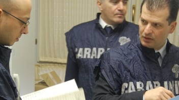 Falsi dentisti, blitz dei Nas di Bologna: 22 denunce
