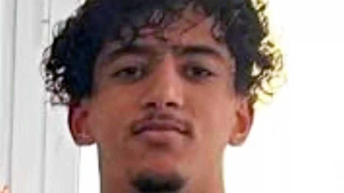 "Era sempre armato…". Ora la procura valuta la premeditazione sull’omicidio in classe a La Spezia