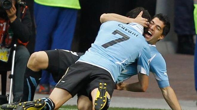 Super Suarez, bye bye Inghilterra