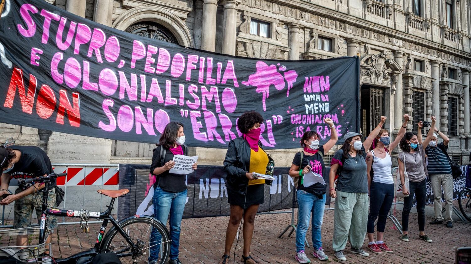 In piazza contro Montanelli. Conte: "Furia da condannare"