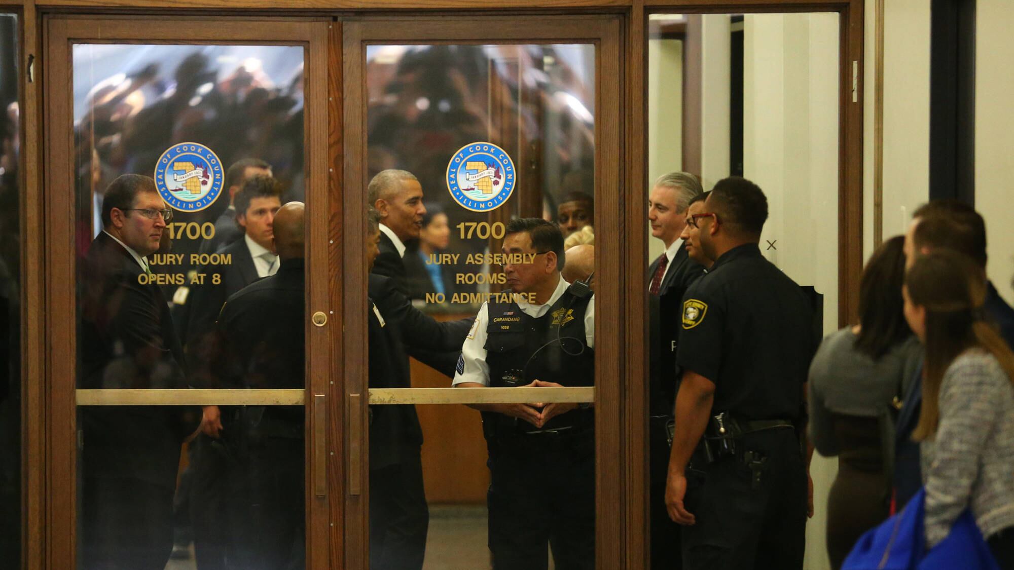 Obama, niente giuria: scartato in tribunale Si consola col pranzo
