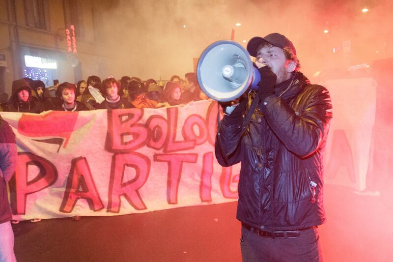 A Bologna sfilano gli antagonisti di Salvini 15