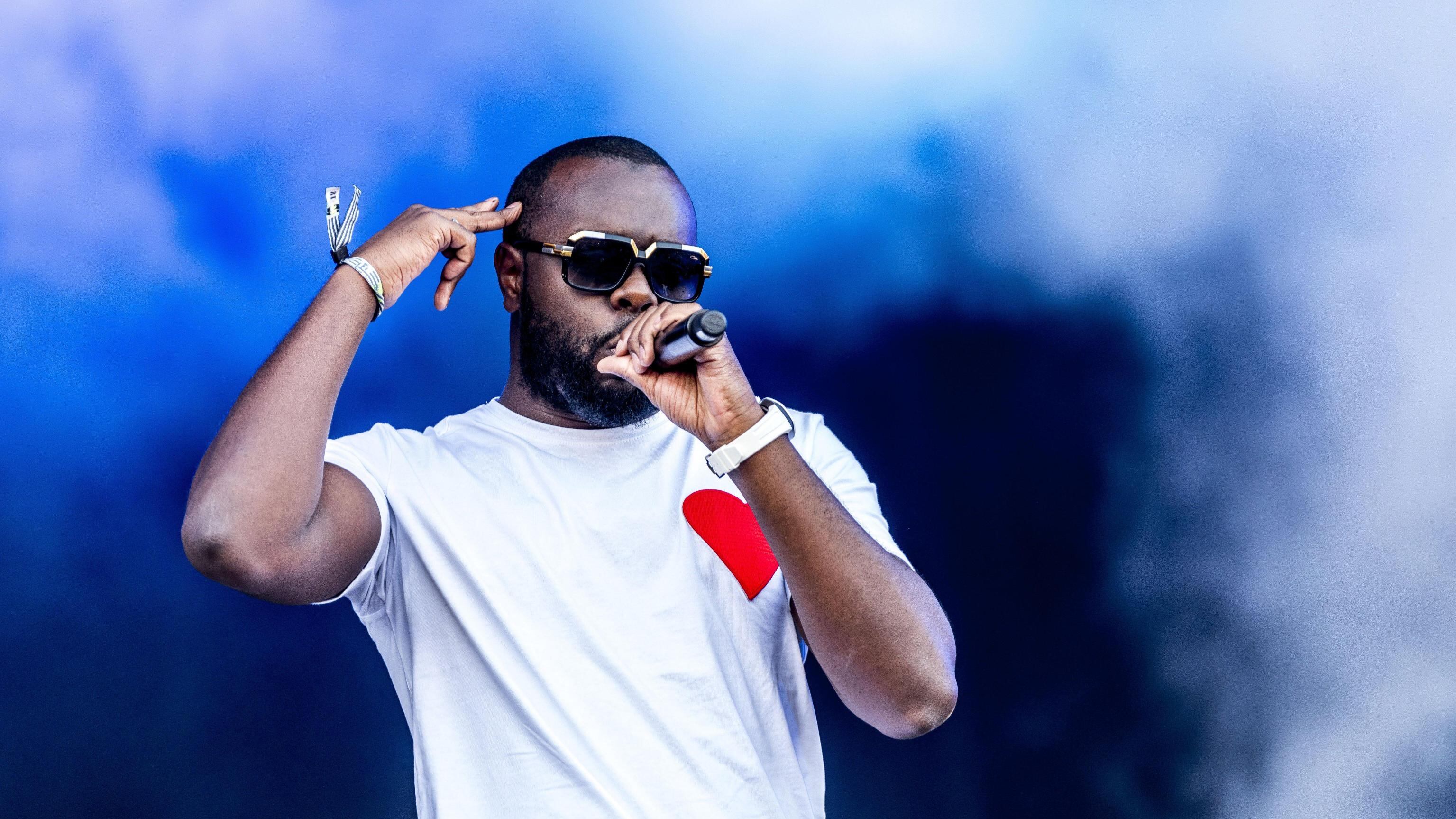 "Il Capodanno non è nei nostri valori": l'attacco del rapper islamico