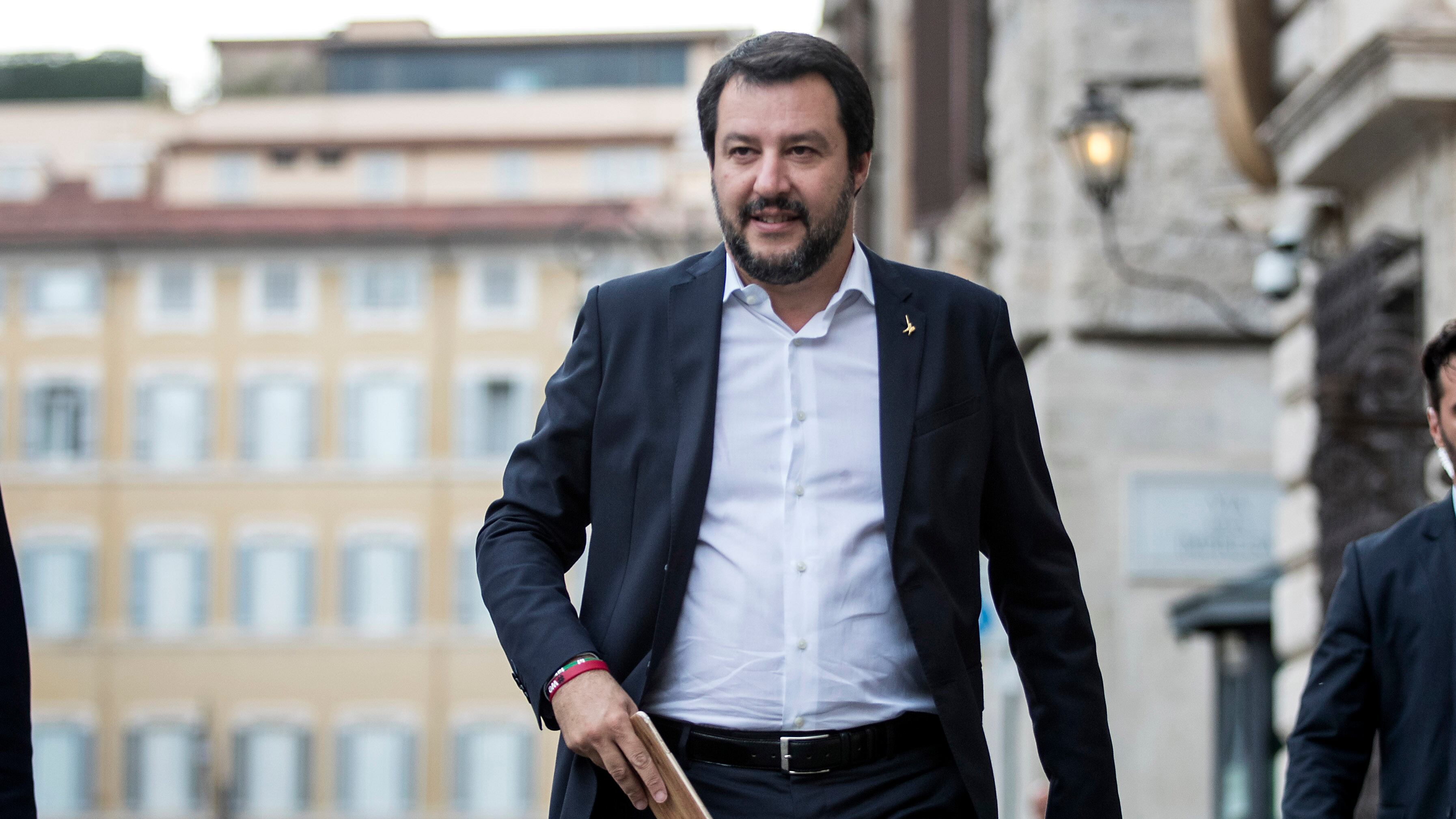 Salvini fa il vero premier e spaventa Di Maio & C.