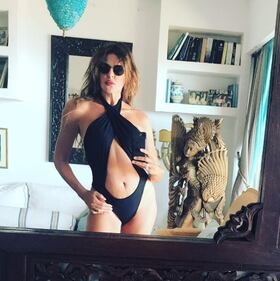 Alba Parietti sexy in costume 2