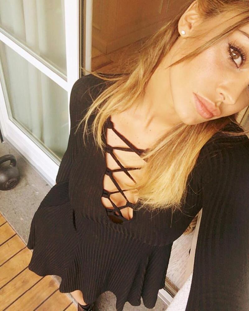 Belen Rodriguez, i selfie più sexy: foto 25