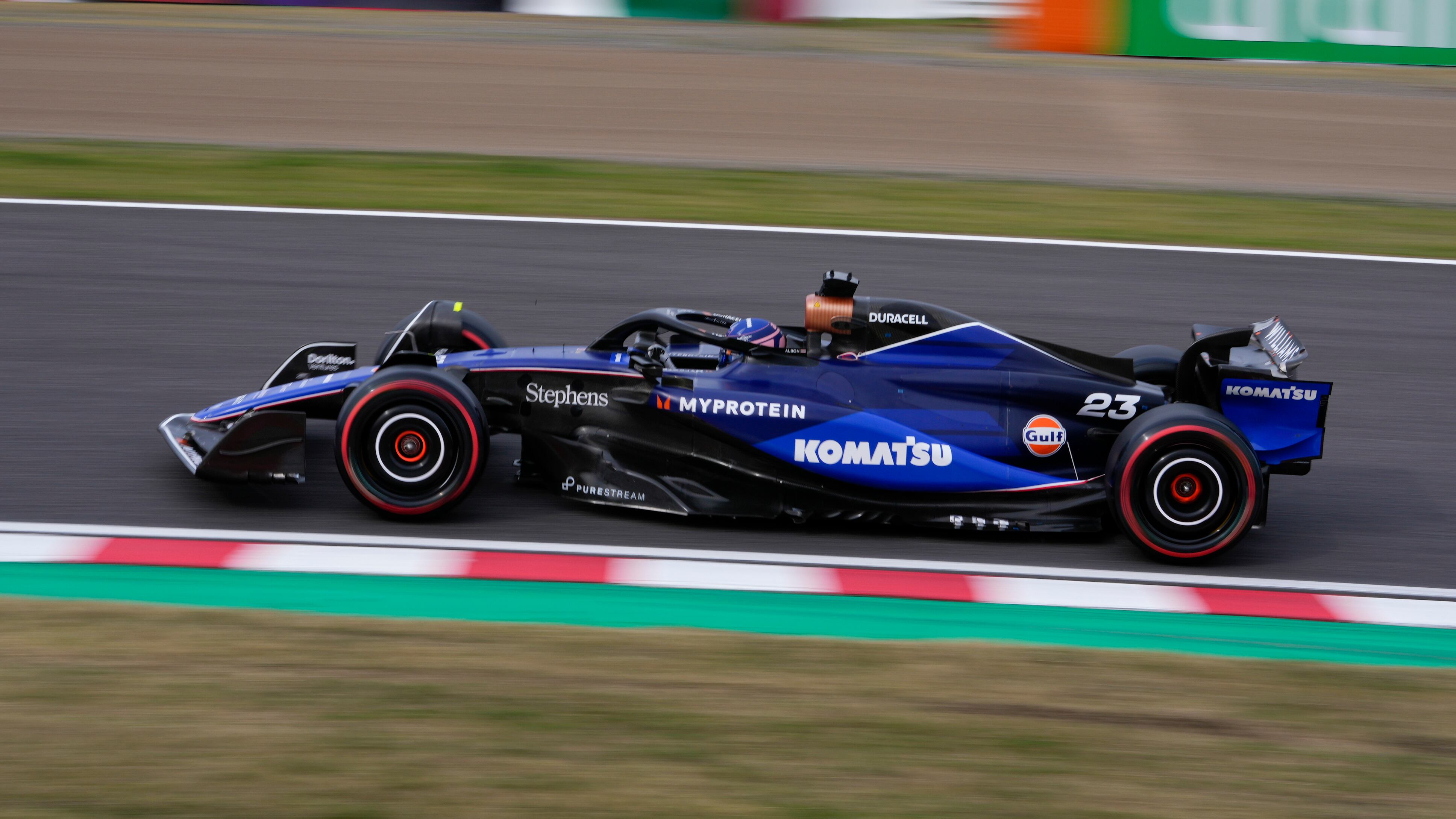 Formula Uno, bandiera rossa al primo giro: cosa è successo
