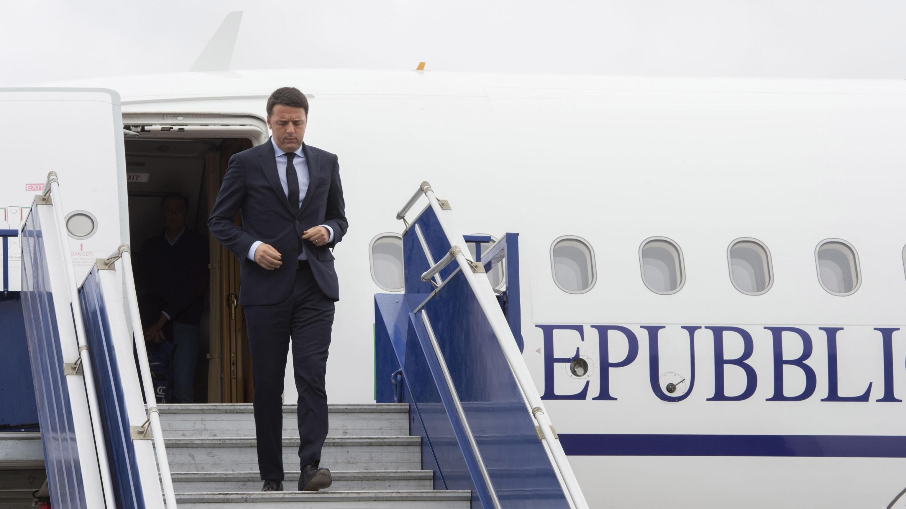 Renzi getta la spugna: metropoli già perse. "Punto al referendum"
