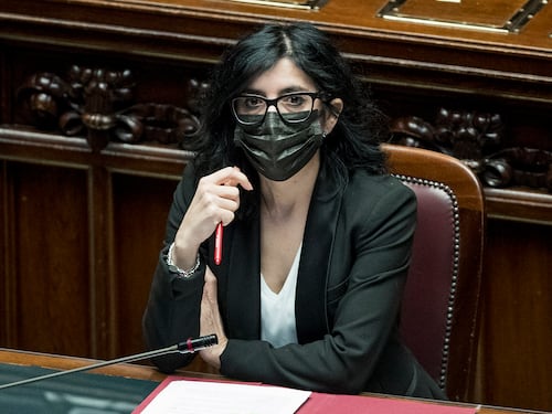 "Aprire un confronto...". È scontro sulla legalizzazione della cannabis