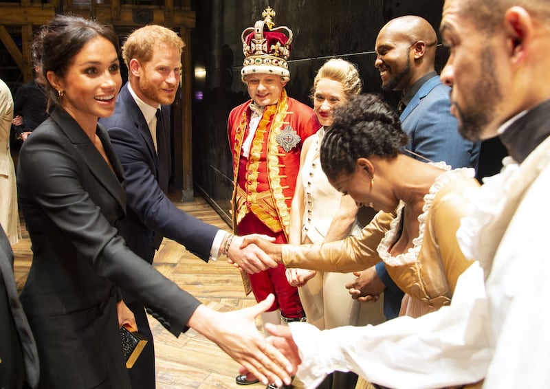 Meghan Markle e il Principe Harry romantici a teatro 1