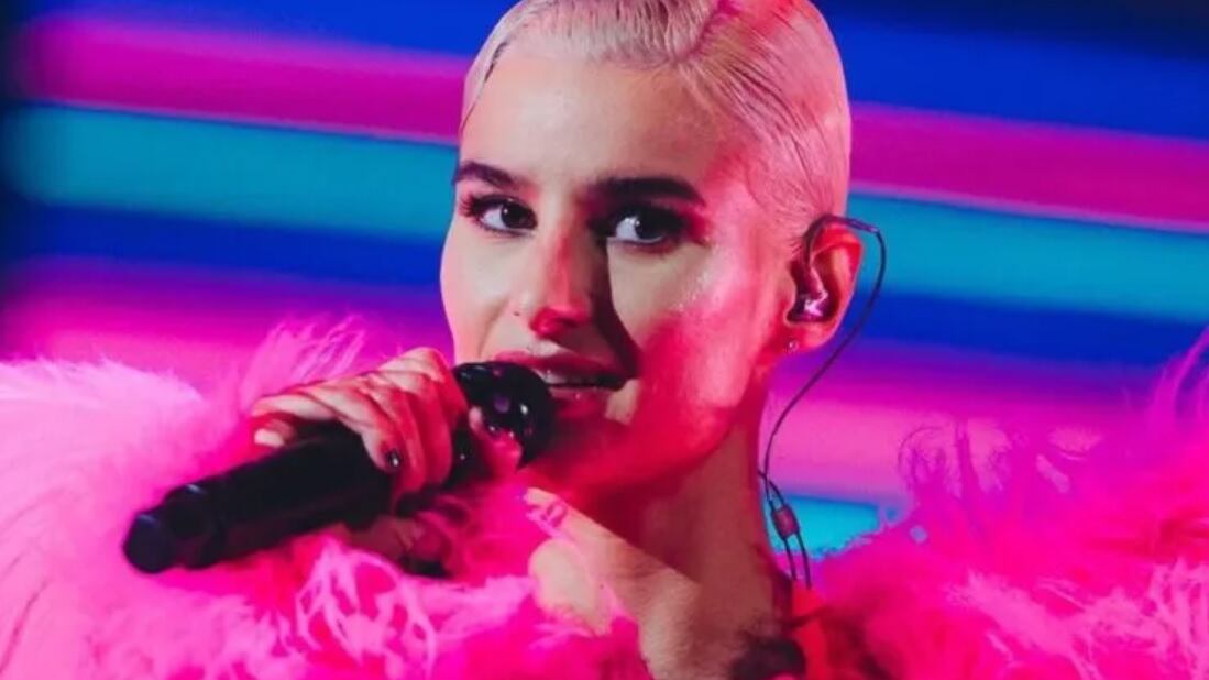 "Con le tette al vento...". Beatrice Quinta, il due di picche a Rkomi e X Factor