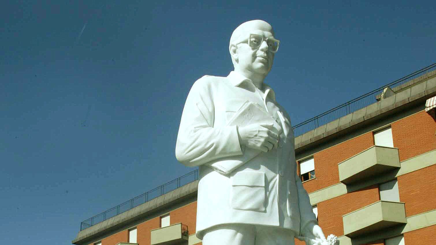 Omaggio a Craxi, Rieti erige una statua allo "Statista"
