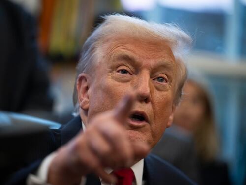 La Bbc nella bufera. Trump chiede i danni. "Causa da 1 miliardo se non rettificano"