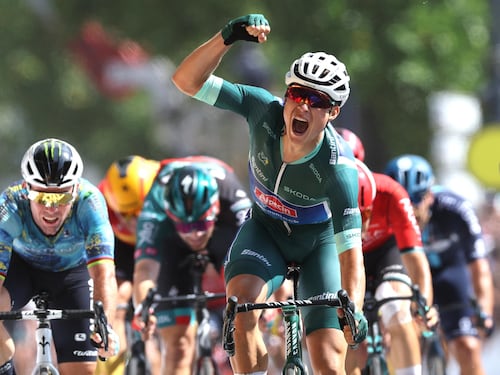 Tour de France, Philipsen vince in volata la 7ª tappa: Vingegaard resta in giallo