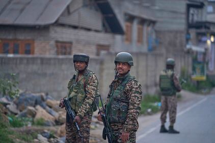 L'India bombarda il Pakistan: le immagini degli attacchi 5