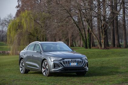 Audi Q8 e-tron sbarca in Italia: guarda le foto 12