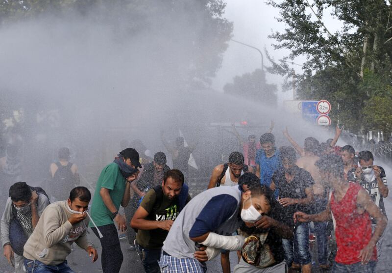 Scontri con i migranti al confine ungherese 2