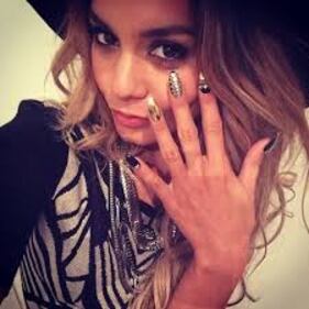 Vanessa Hudgens e Austin Butler nei guai 13