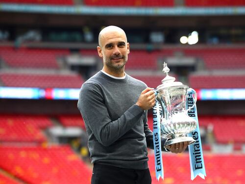 Guardiola show con il giornalista: "Sei tornato, questa è la prima domanda che fai?"