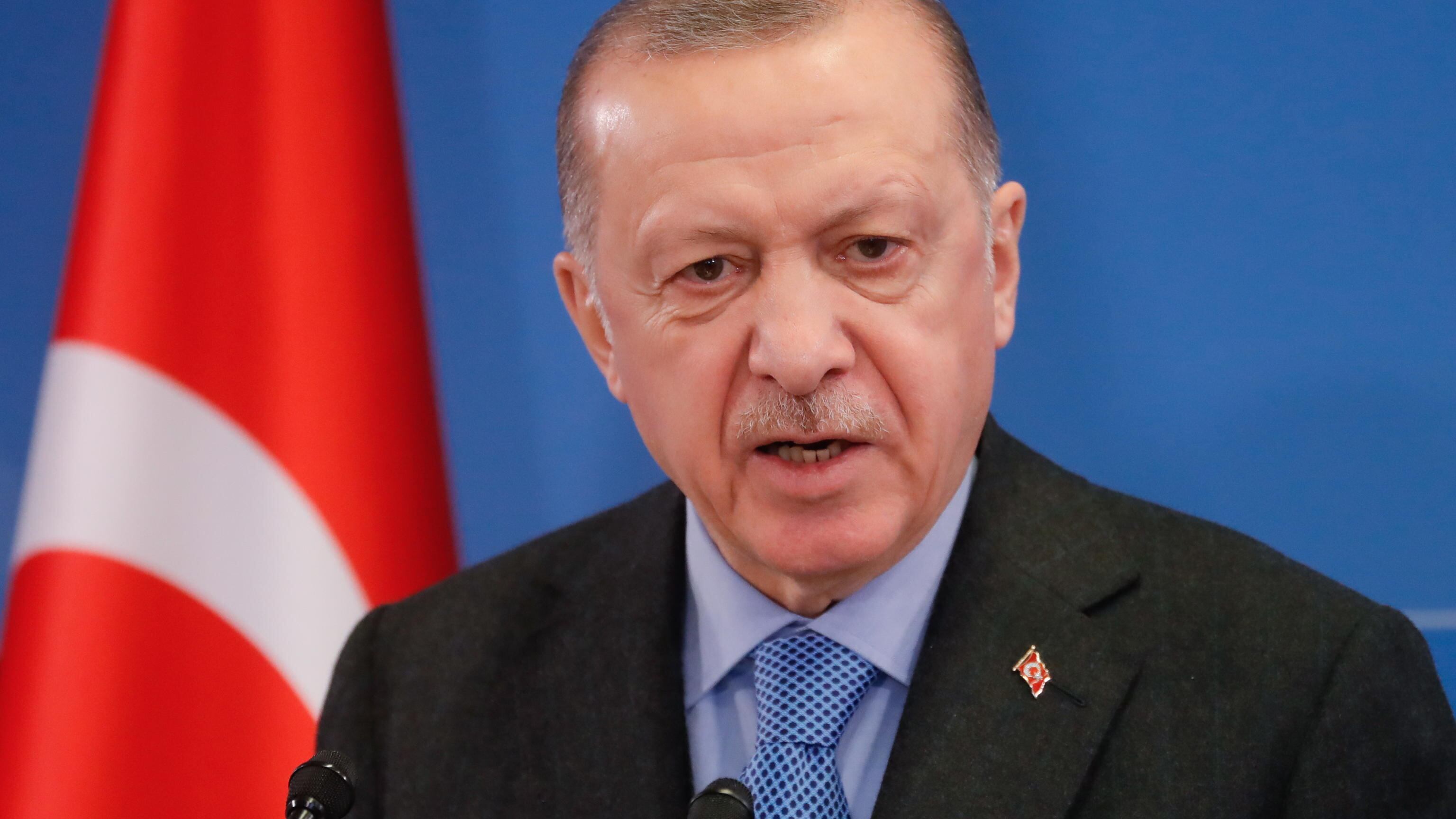 Erdogan blocca la Nato. Ma a Svezia e Finlandia la garanzia di Biden: "Voi difesi se aggrediti"