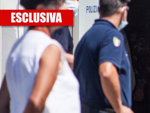 Lo sfregio dei migranti in fuga agli agenti: 'Vaff..., non potete farci nulla'
