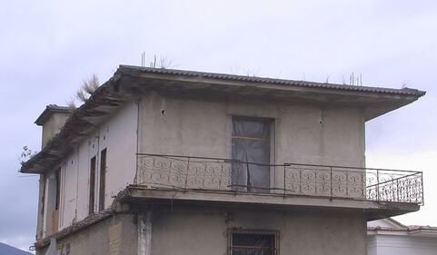 Così si presenta Agrimonda con il telo contro le esalazioni 6