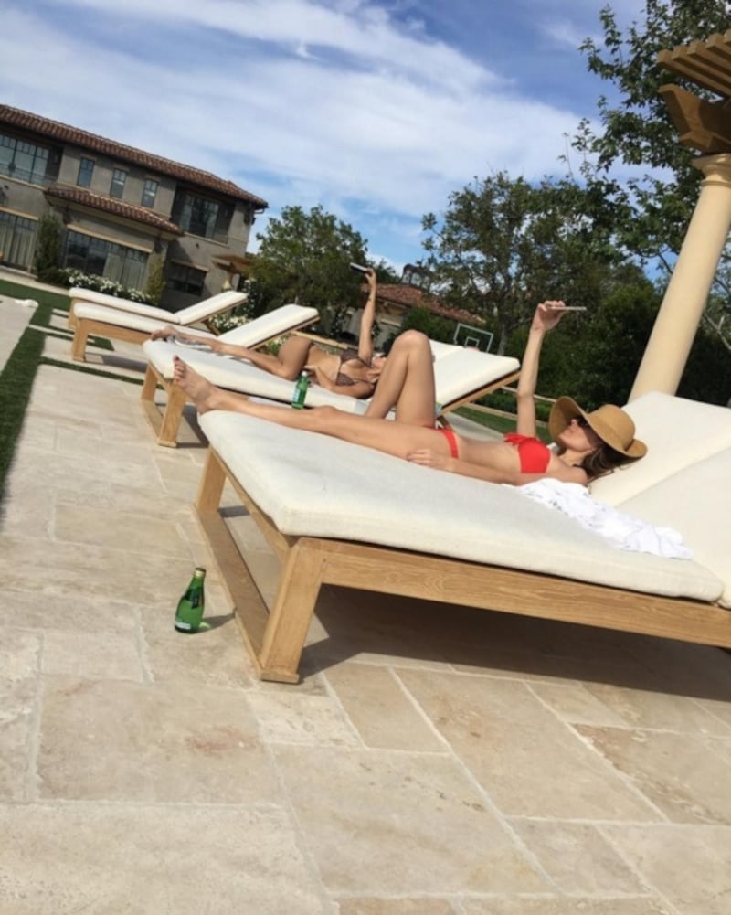 Kourtney Kardashian, bikini leopardato da urlo: foto 2