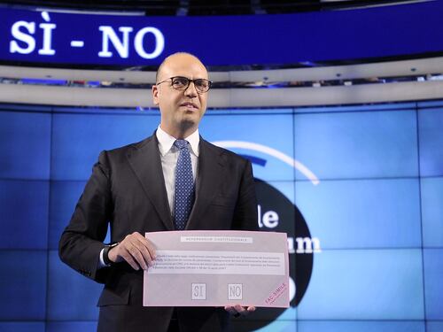 Governo, Alfano minaccia: "Forza Italia non avrà niente gratis"