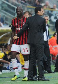 Balotelli, via cresta ed orecchini 6