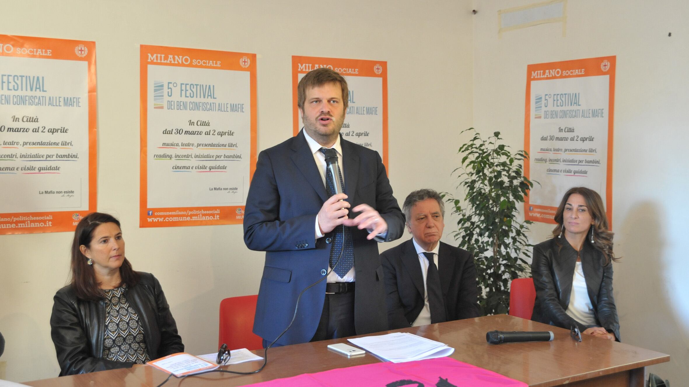 Chiedono più migranti e poi si lamentano