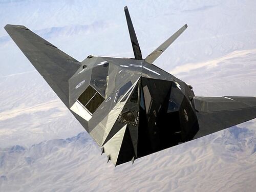La prima missione di guerra dell'aereo invisibile: quando l'F-117 volò su Panama
